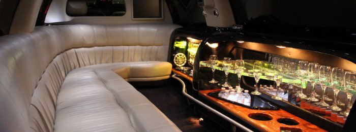 Inside of Lincoln Navigator 12-14 Passenger SUV Limo