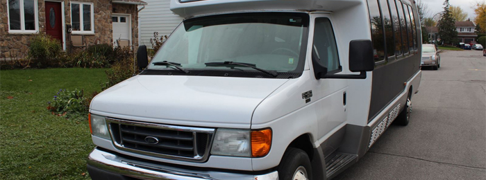 Ford E 450 Exterior