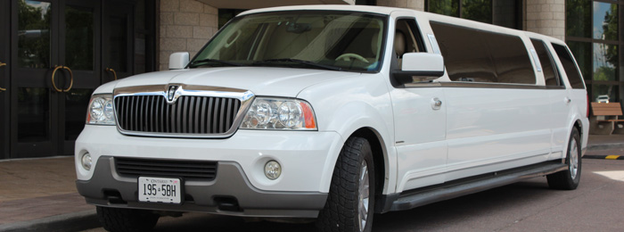 Outside of Lincoln Navigator 12-14 Passenger SUV Limo